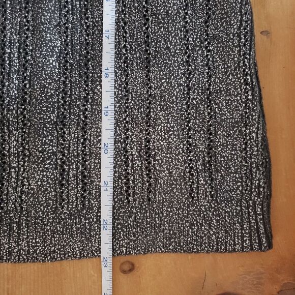 BCBG MaxAzria Small Silver Long Sleeve Metallic V-neck Sweater Top - Picture 8 of 9